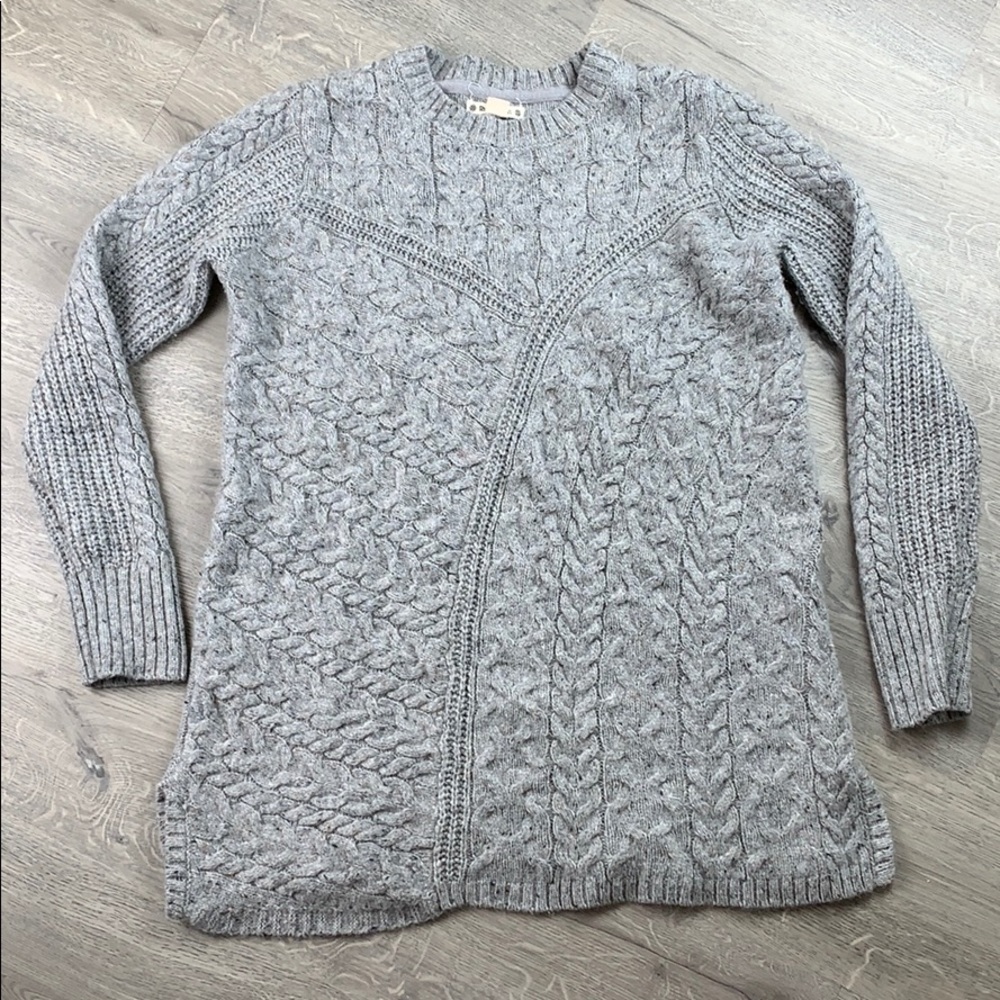 🎄 5/$30 Ruff Hewn sweater Medium